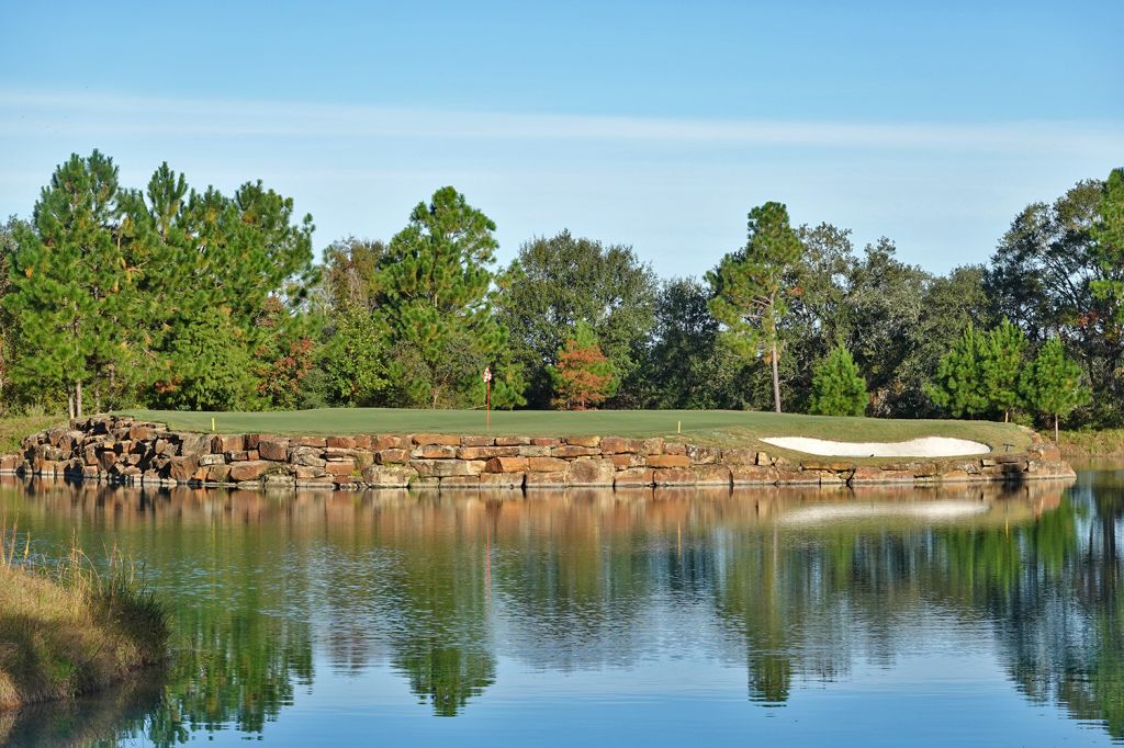 Houston Oaks, The Clubs at